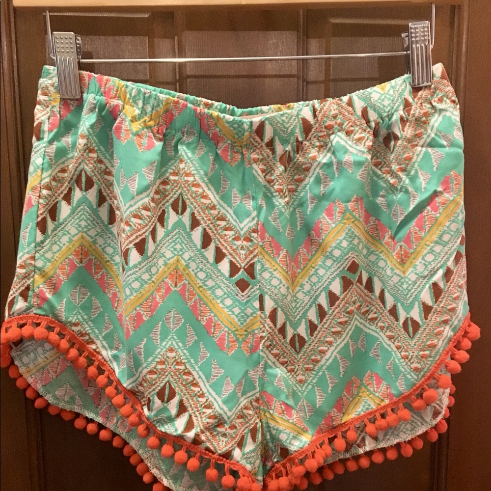 Festival/Vacation silky shorts! Flattering!😎